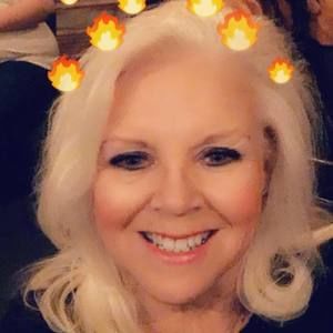 Meet your Posher, Leslie